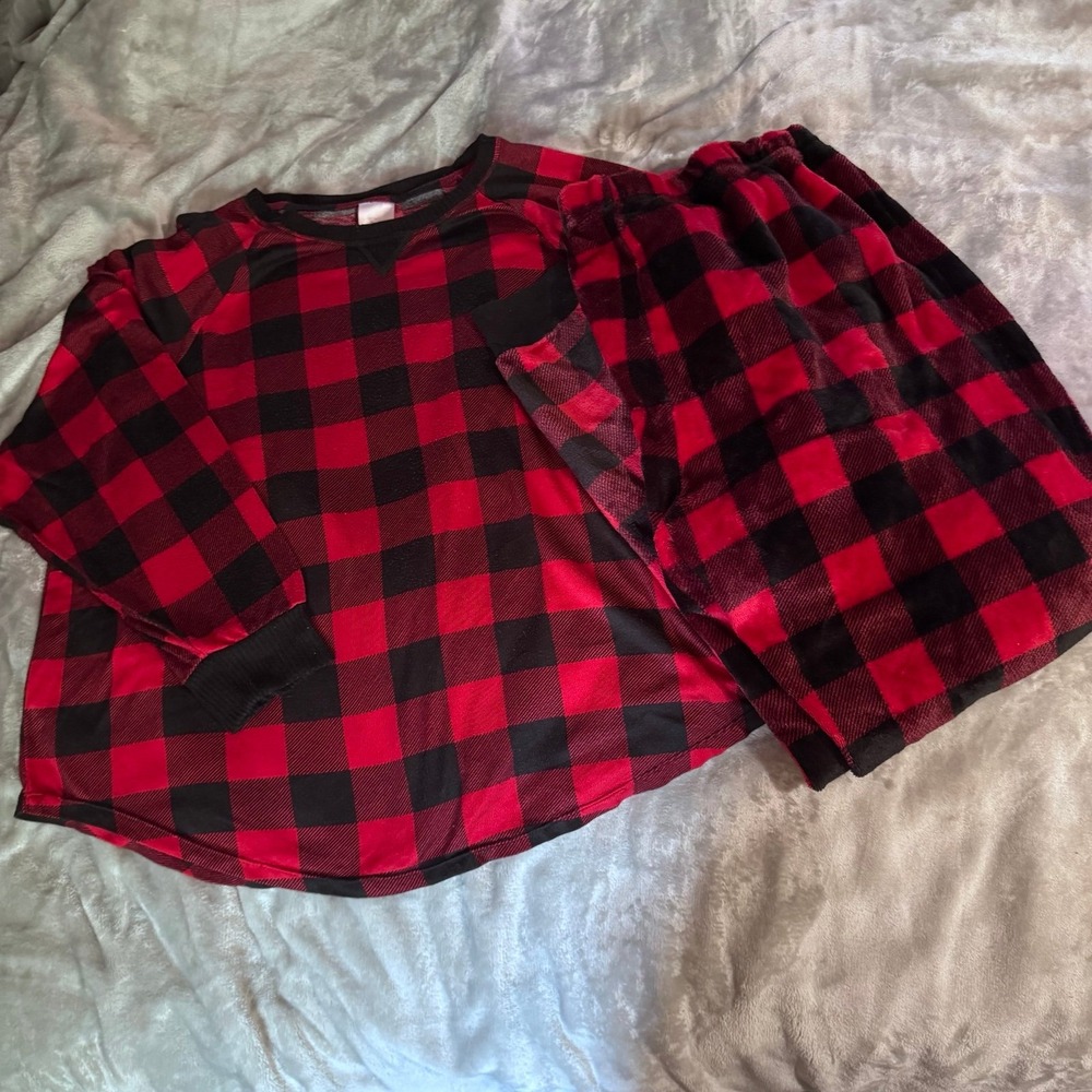 Christmas buffalo plaid pjs 2 piece set